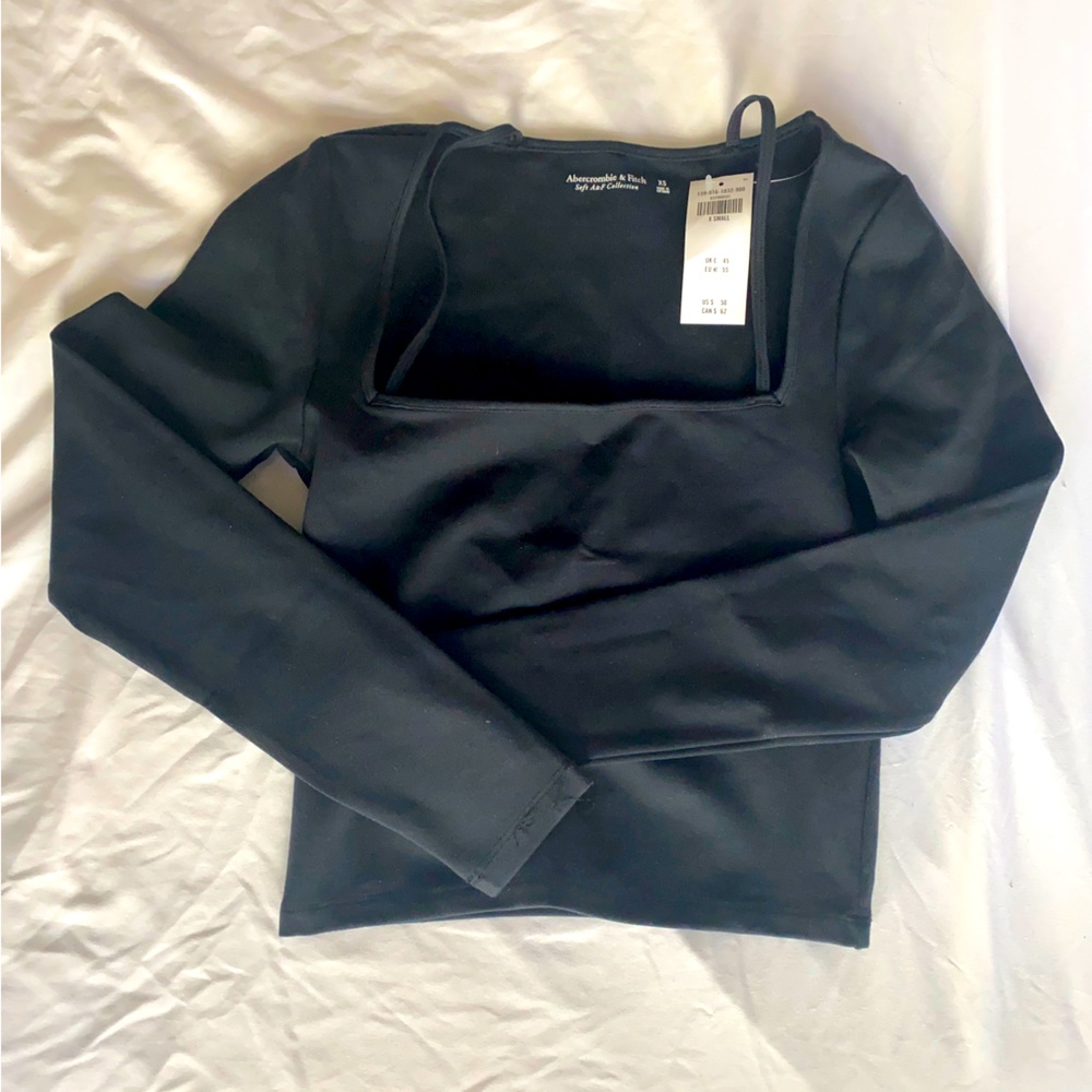 NWT Abercrombie and Fitch Black long Sleeve (XS)